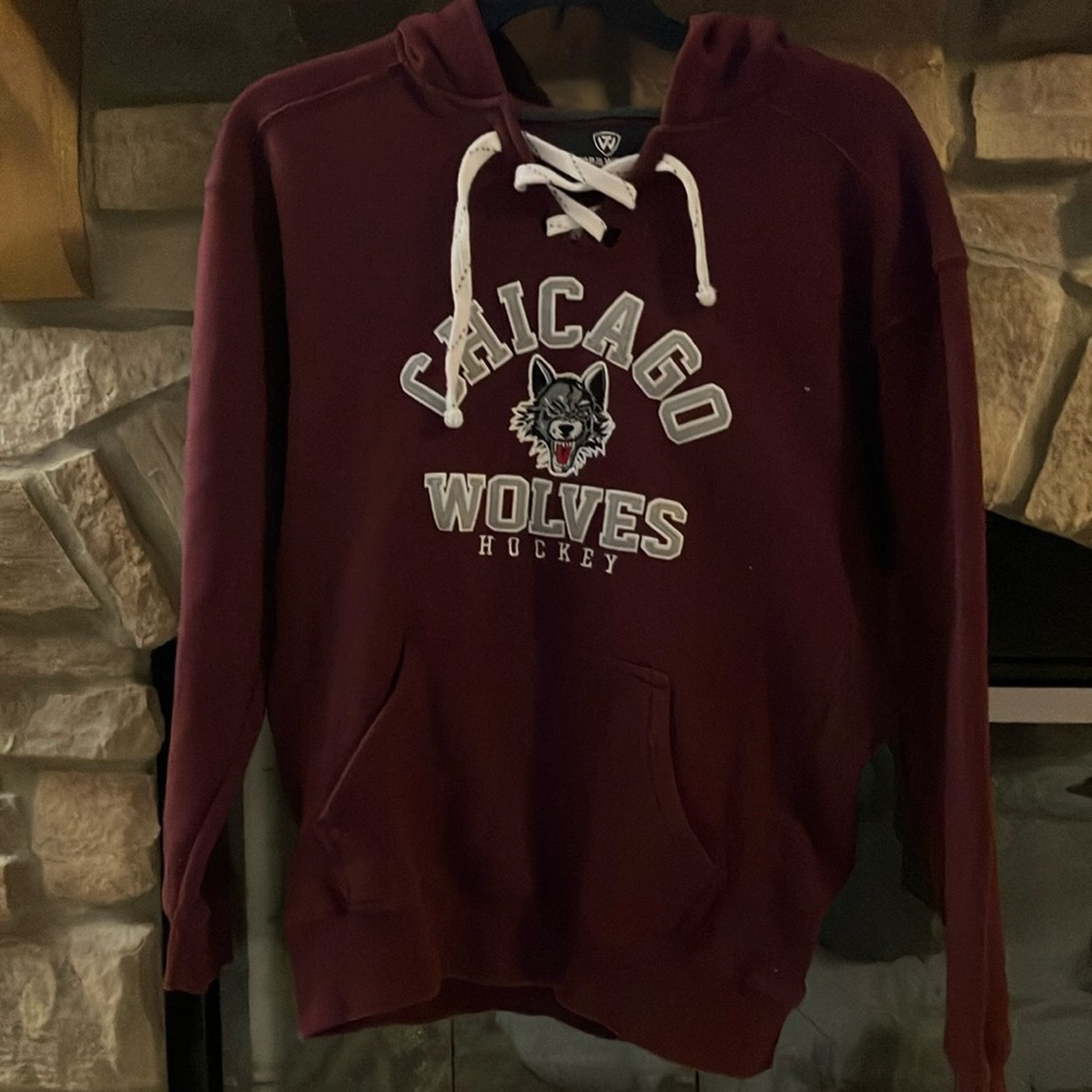 Excellent condition Chicago Wolves Hockey women's hoodie.